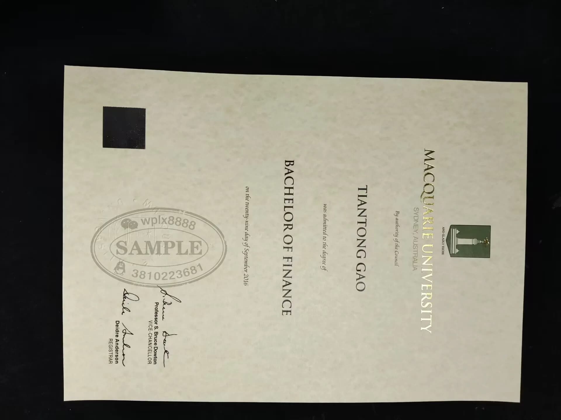 澳大利亚麦考瑞大学金融专业毕业证样本及学历认证指南