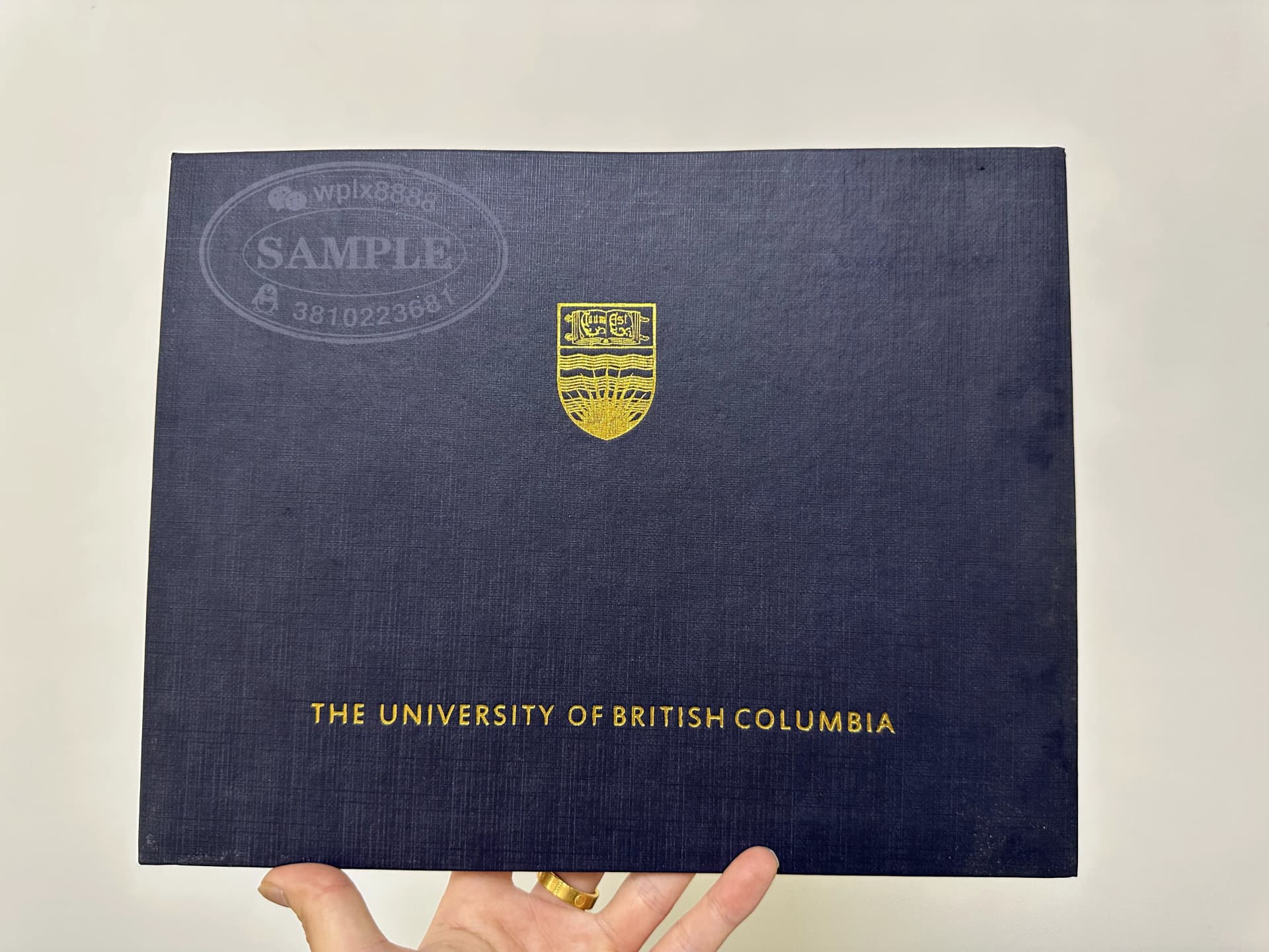 加拿大英属哥伦比亚大学UBC学位证外壳与毕业证书封皮 加拿大英属哥伦比亚大学UBC学位证外壳与毕业证书封皮