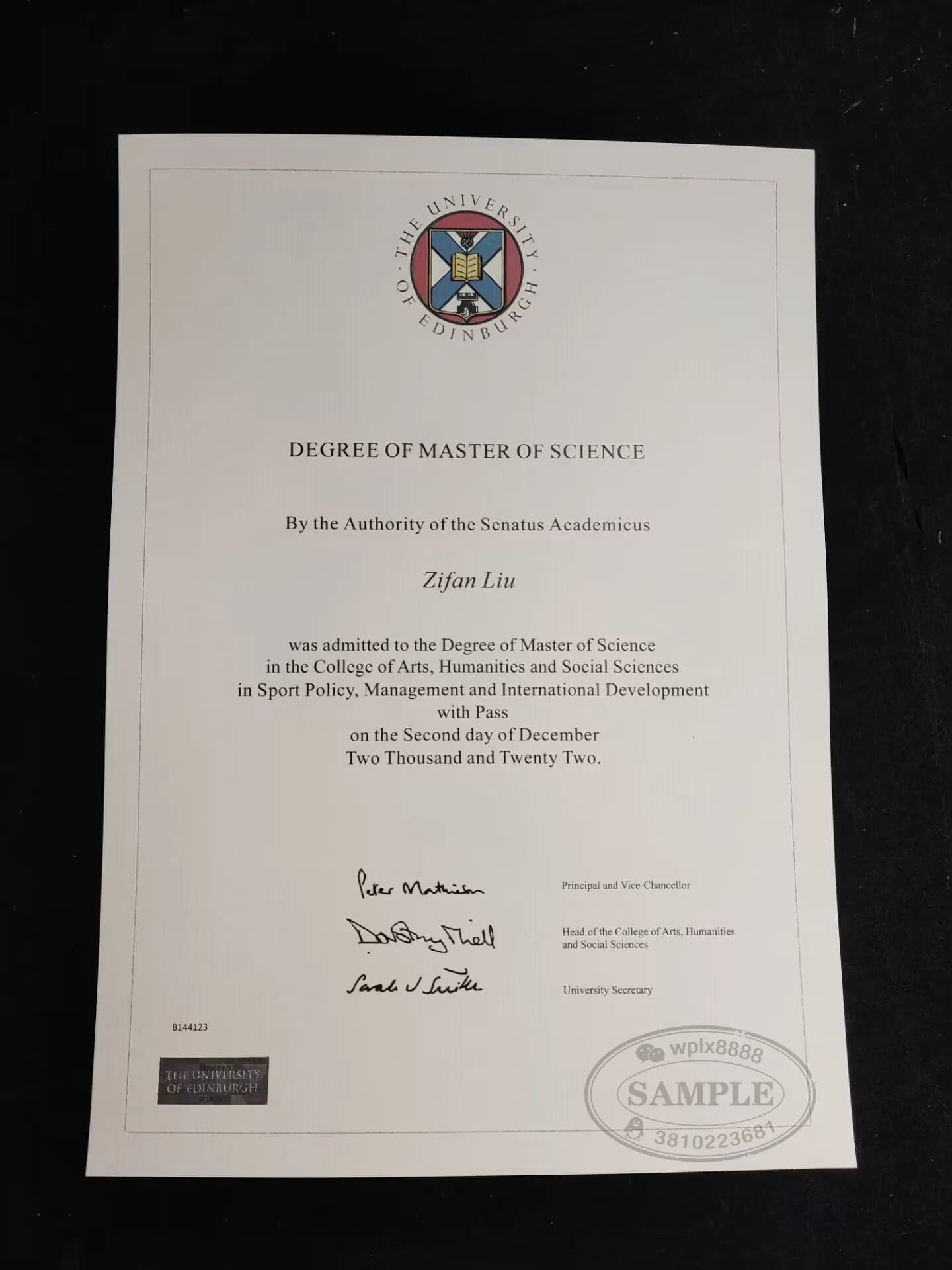 英国爱丁堡大学硕士学位证样本及学历认证指南 英国爱丁堡大学硕士学位证样本及学历认证指南